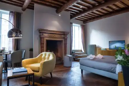 Grand Master Suites - 72