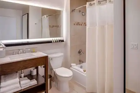 DoubleTree by Hilton & Suites Jersey City - 85