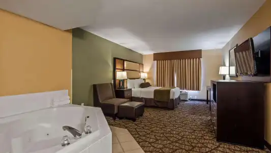 Best Western Plus Vancouver Mall Dr. & Suites - 6