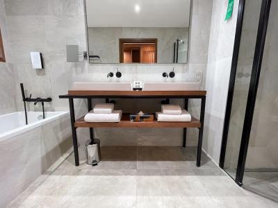 Golden Tulip Porto Vecchio - 120