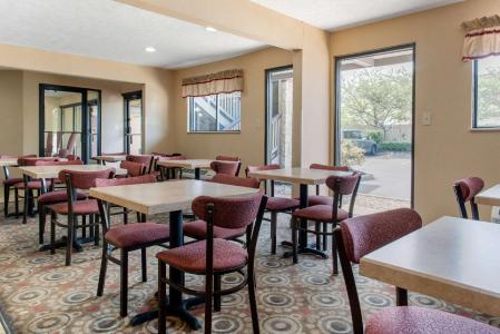 Quality Inn Columbus-East - 15