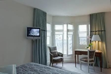 Hôtel Parc Saint Séverin - 92