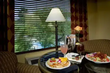Holiday Inn Houston Intercontinental Airport by IHG - 9