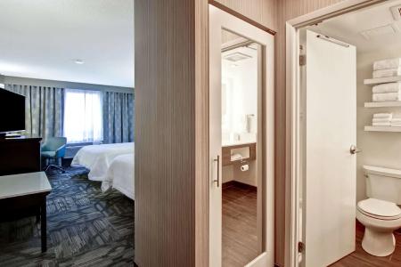 Hampton Inn & Suites by Hilton Calgary-Airport - 46