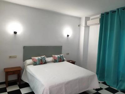 Micaela Charming Hostal - 34