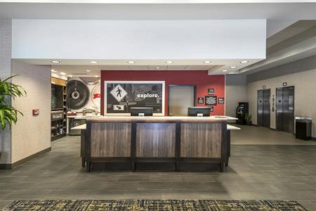 Hampton Inn & Suites Tulsa Downtown - 33