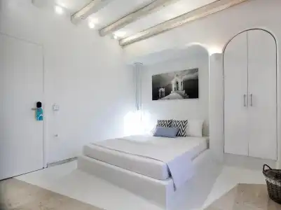 Privee Santorini - 51