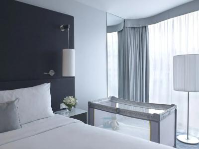 Renaissance Paris Arc de Triomphe - 59