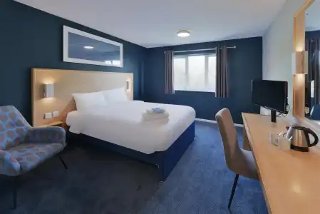 Travelodge London Park Royal - 13