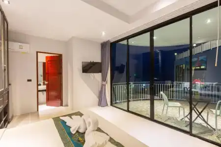 Rossarin Sea View Patong - 38