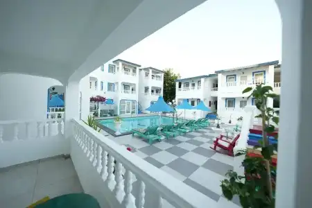 Bahama Art - 33