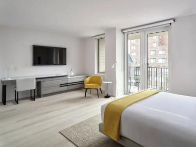 AKA Washington Circle - 31