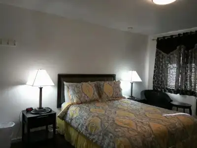 Motel West - 7