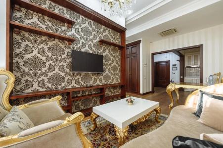 Monday Royal Apart - 307