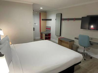 Red Lion Inn & Suites Sacramento - 50