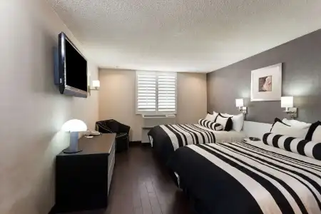 Ramada Plaza by Wyndham West Hollywood & Suites - 4