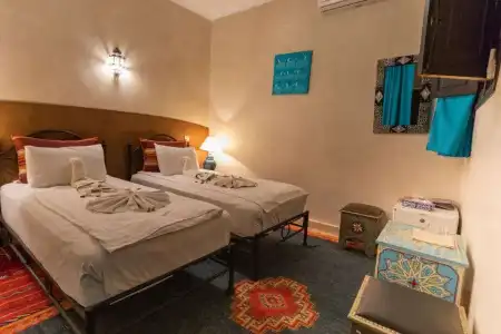 Riad Losra - 18