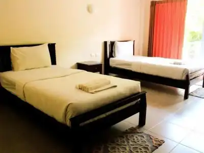 Number 1 Guesthouse & Restaurant - 25