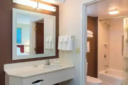 The Peoria, SureStay Collection by Best Western - 42