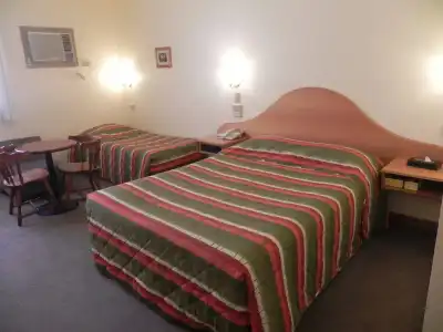 St Georges Motor Inn - 29