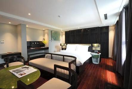 The Chi Novel Hostel - 218