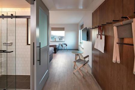 Moxy Denver Cherry Creek - 81
