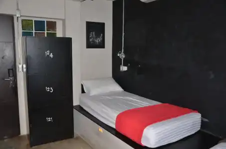 Silom Art Hostel - 16