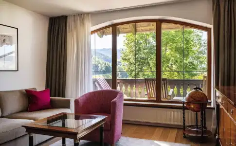 Bayerischer Hof - 109