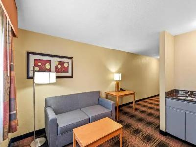 Quality Inn & Suites des Moines Airport - 59