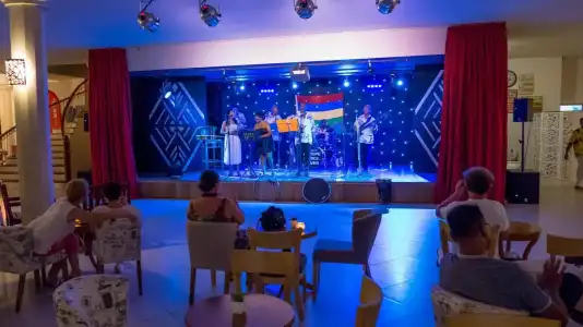 Le Peninsula Bay Beach Resort & Spa - 24