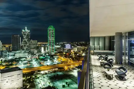 W Dallas - 36
