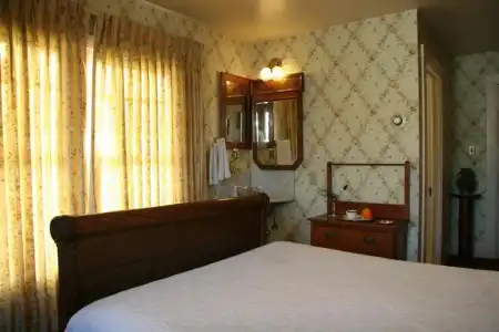 Martine Inn - 65
