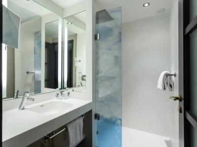 de Bourbon - Mercure Bourges - 61