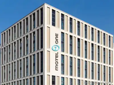 Motel One Köln-Altstadt - 0