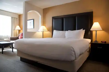 Best Western Plus Burlington Inn & Suites - 58