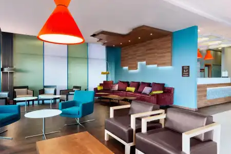 Hilton Garden Inn Sevilla - 11