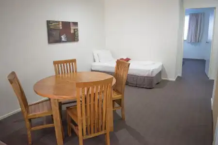 Beachside Holiday Apartments - 5