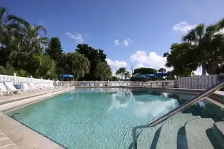 Gulfview Manor Resort - 13