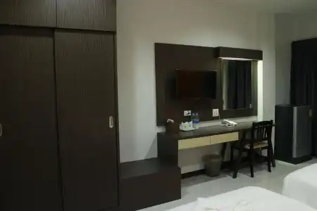 The Siri Place - 1