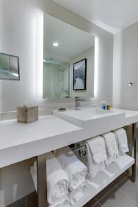 Radisson Phoenix Airport - 50