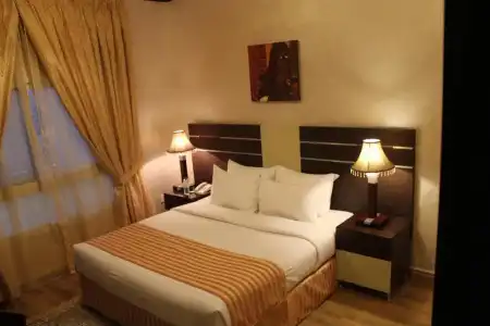 Boulevard City Suites Apartments - 24