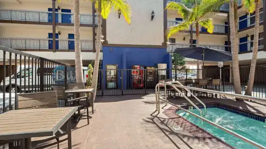 Best Western Airport Plaza – LAX Airport LA Stadium - 18