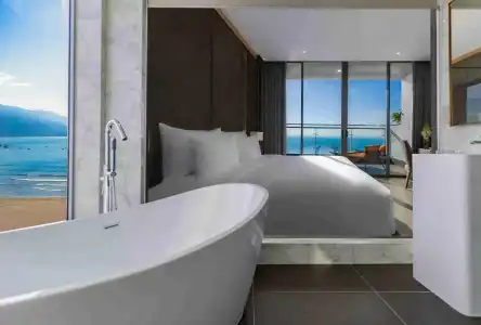 Le Sands Oceanfront Danang - 98