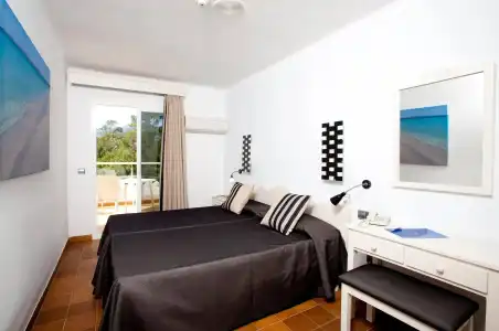 Bahía Suites Camp de Mar - 2