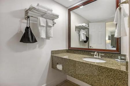 Best Western Pier Point Inn - 64