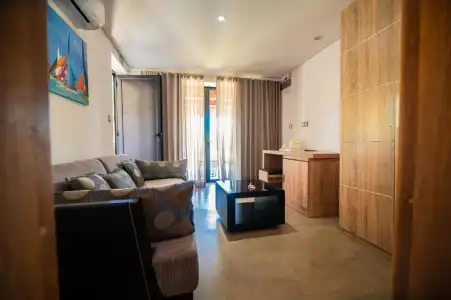 Toparadis Guest House - 81