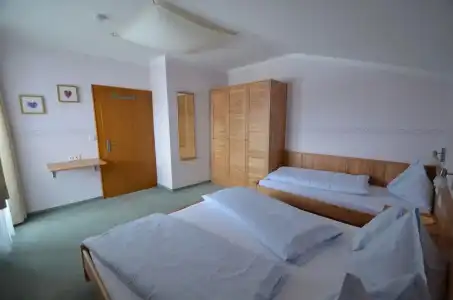Lindenheim Appartements KG - 77