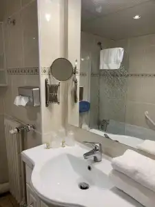 Hôtel Chiffre - 52