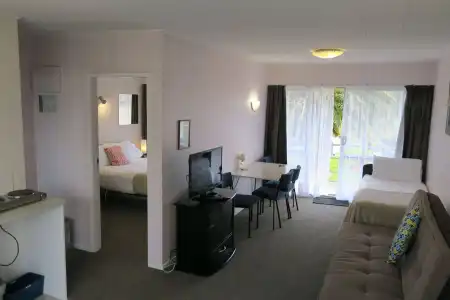 Roselands Motel - 5