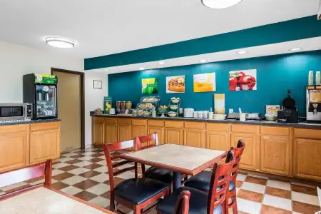 Quality Inn & Suites Bloomington University Area - 16